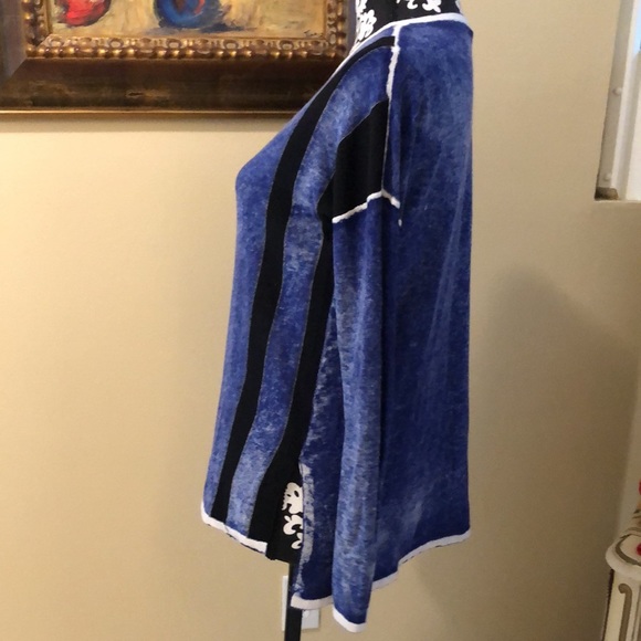 Kokun Bamboo and cashmere multi block colored lightweight long sleeved top - Picture 3 of 11